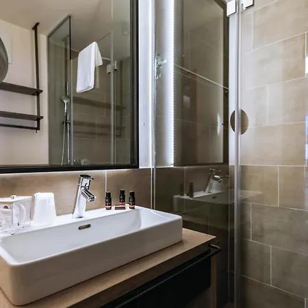 24 By Avenida - Mountain Hotel Kaprun Room photo