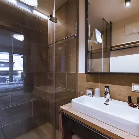 24 By Avenida - Mountain Hotel Kaprun Room photo