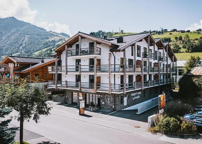 24 By Avenida - Mountain Hotel